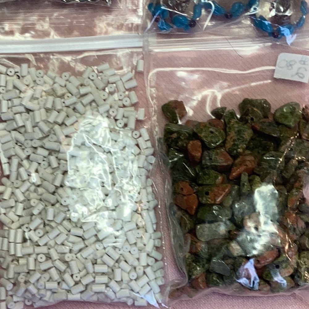 Lot #70 Jewelry Making Seed,Crystal, 
Spacers, Stone & Findings by Hundreds - Picture 11 of 11